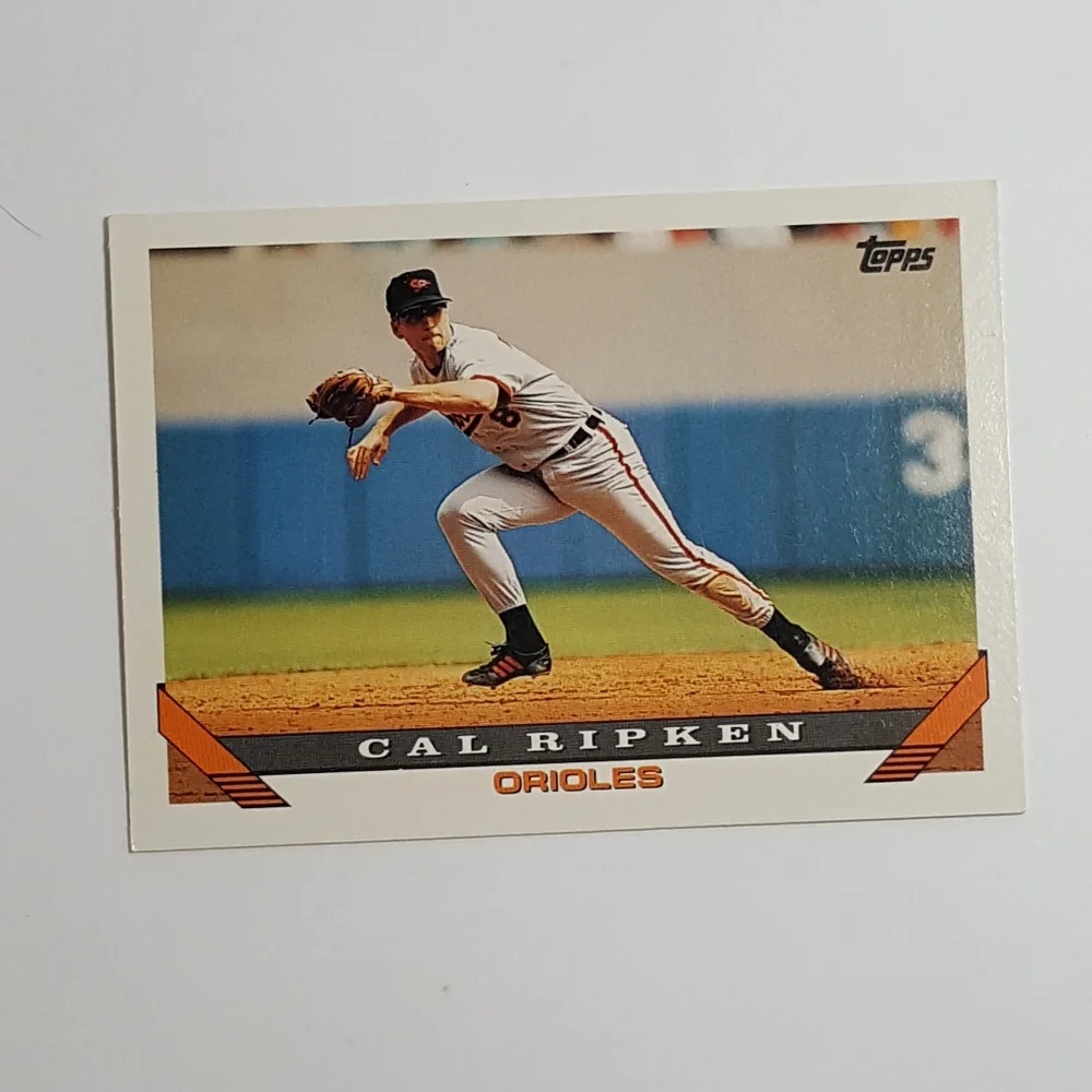 1993 Topps Cal Ripken - Picture 2 of 3